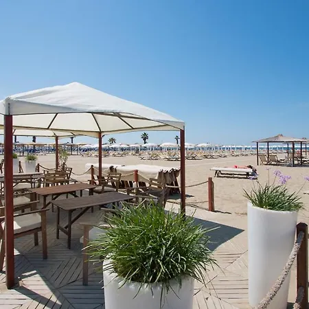 Bianca Villa Lido di Camaiore